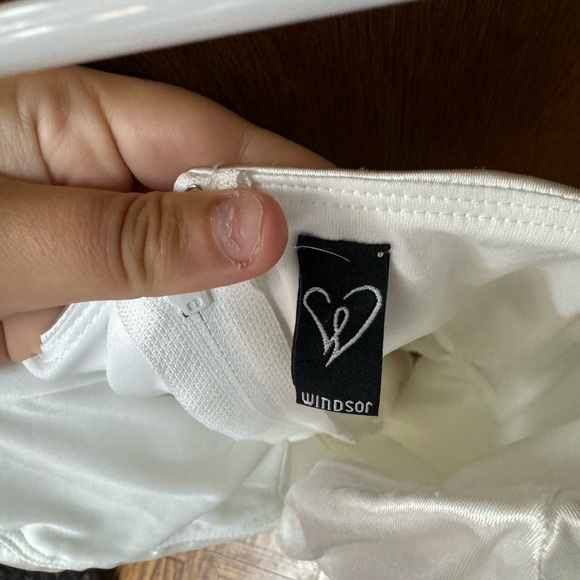 White Silk Windsor Dress corset style - Picture 4 of 5